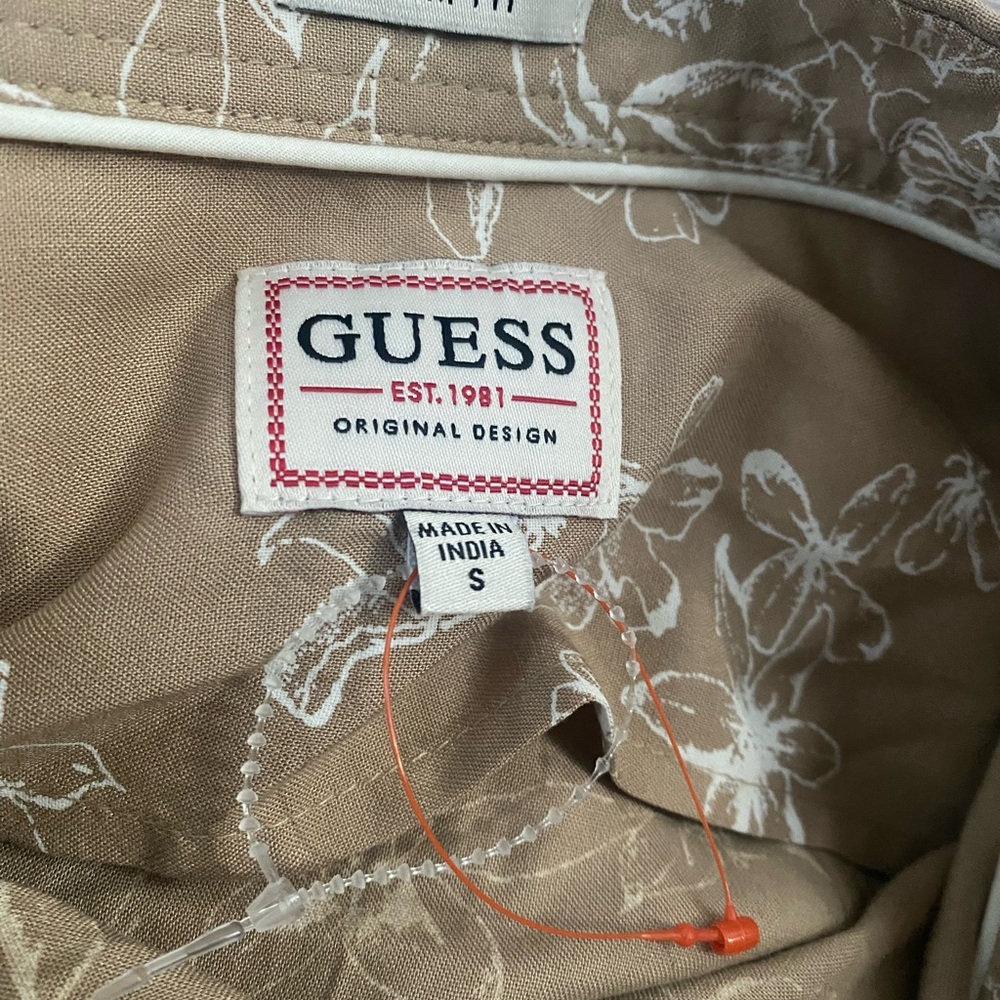 GUESS Men's Sienna Floral Short-Sleeve Button Down Shirt Neutral Sand Slim Fit S - Picture 2 of 3